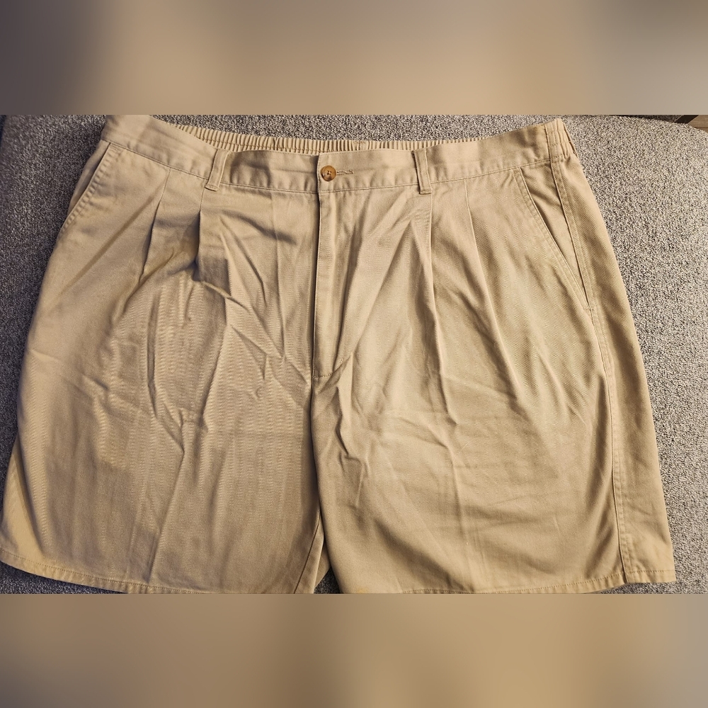 Covington Men's Tan Shorts Waist 40